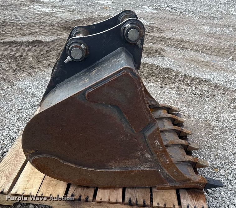 image for item DO7631 Bobcat MX6T bucket