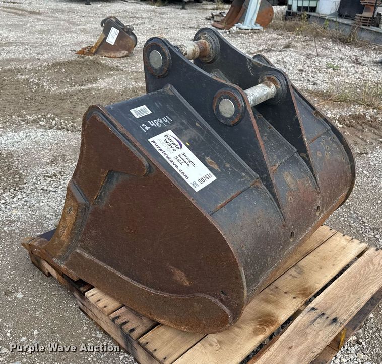 image for item DO7631 Bobcat MX6T bucket