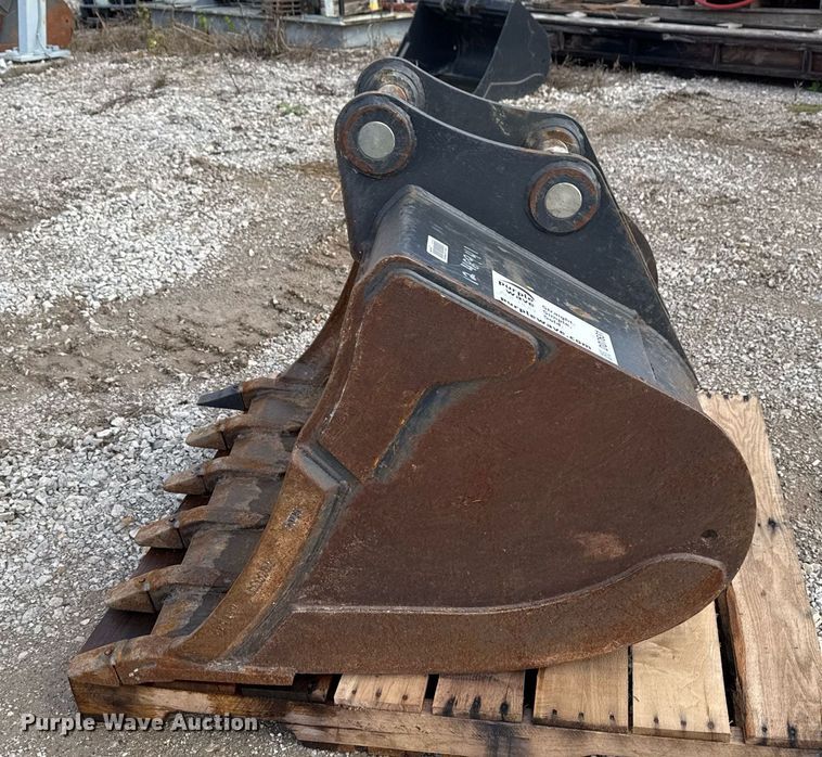 image for item DO7631 Bobcat MX6T bucket