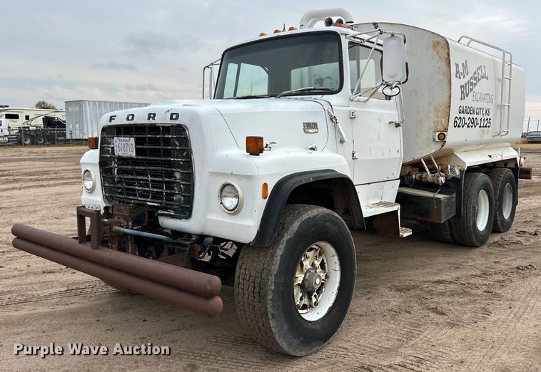 image for item DQ3179 1977 Ford water truck