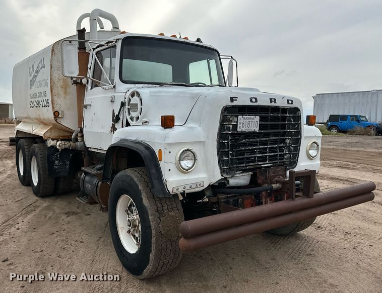 image for item DQ3179 1977 Ford water truck