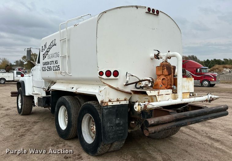 image for item DQ3179 1977 Ford water truck