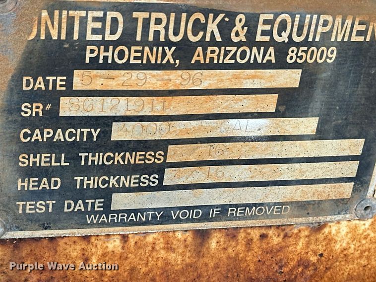 image for item DQ3179 1977 Ford water truck