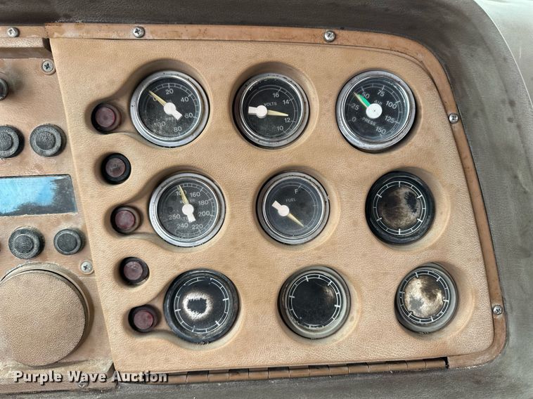 image for item DQ3179 1977 Ford water truck