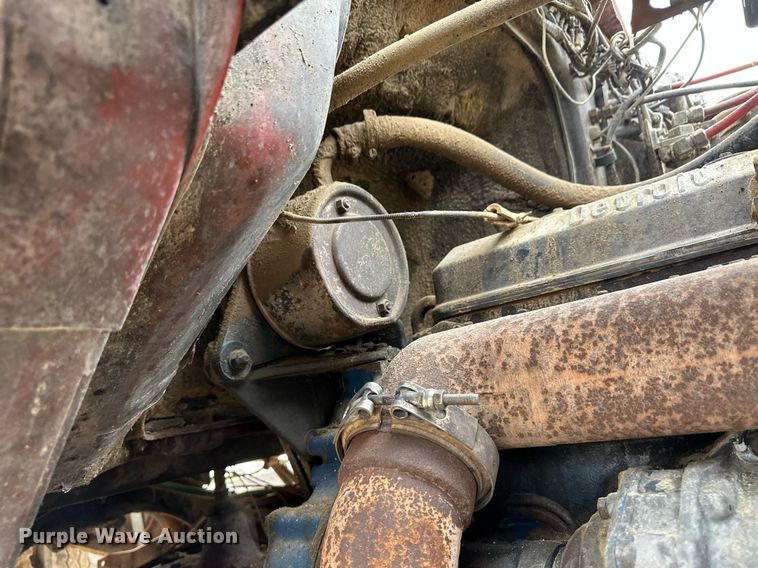 image for item DQ3179 1977 Ford water truck