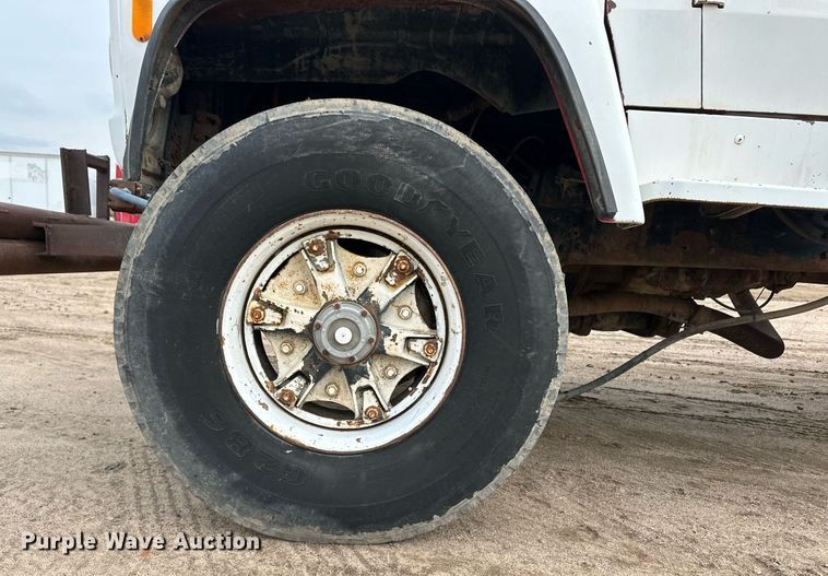 image for item DQ3179 1977 Ford water truck