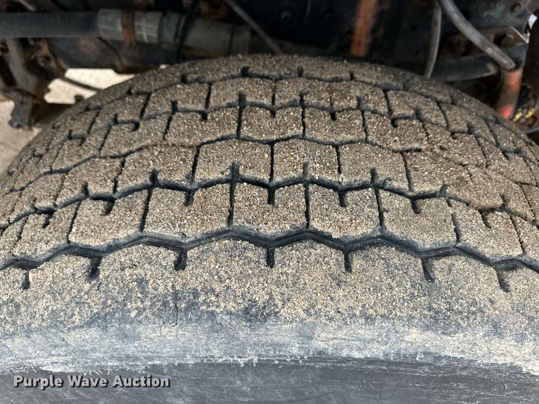 image for item DQ3179 1977 Ford water truck