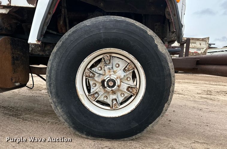 image for item DQ3179 1977 Ford water truck