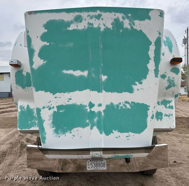 image for item DQ3181 1994 Kenworth T800 semi truck