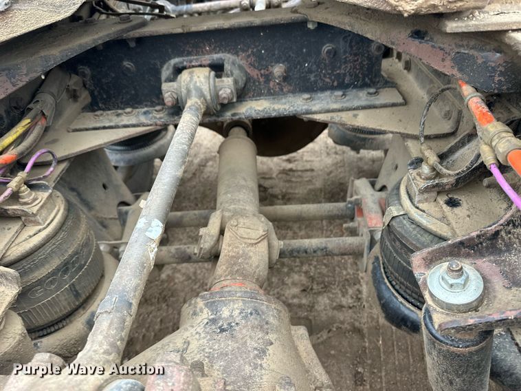 image for item DQ3181 1994 Kenworth T800 semi truck