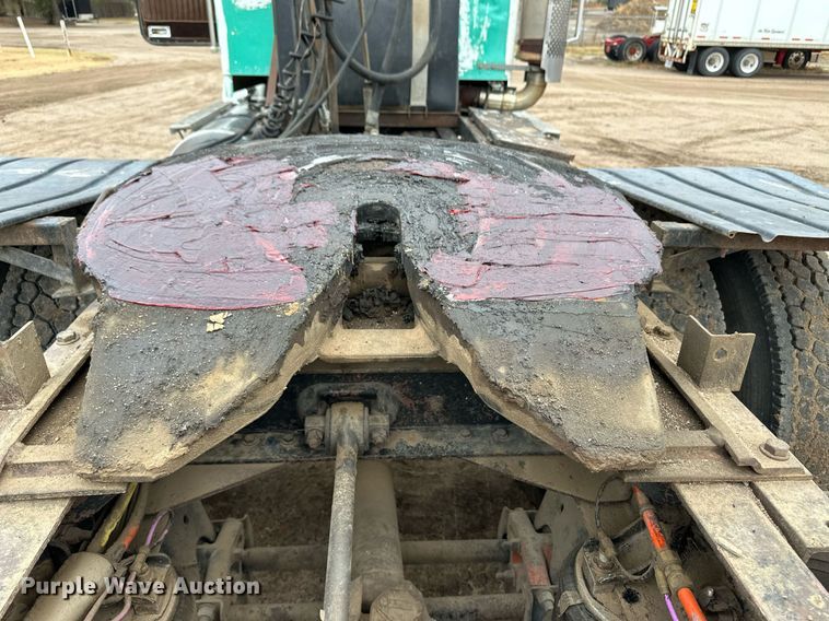 image for item DQ3181 1994 Kenworth T800 semi truck