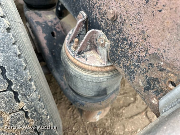 image for item DQ3181 1994 Kenworth T800 semi truck