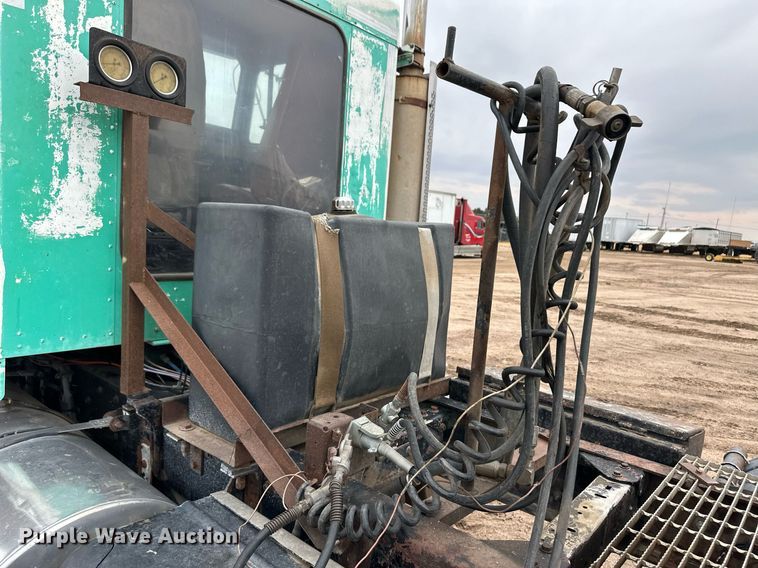 image for item DQ3181 1994 Kenworth T800 semi truck