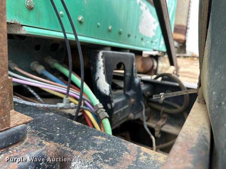 image for item DQ3181 1994 Kenworth T800 semi truck