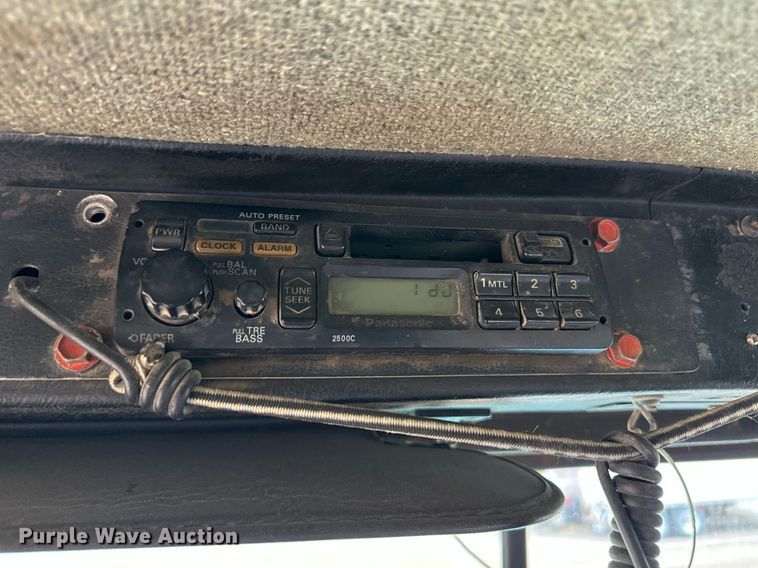 image for item DQ3181 1994 Kenworth T800 semi truck