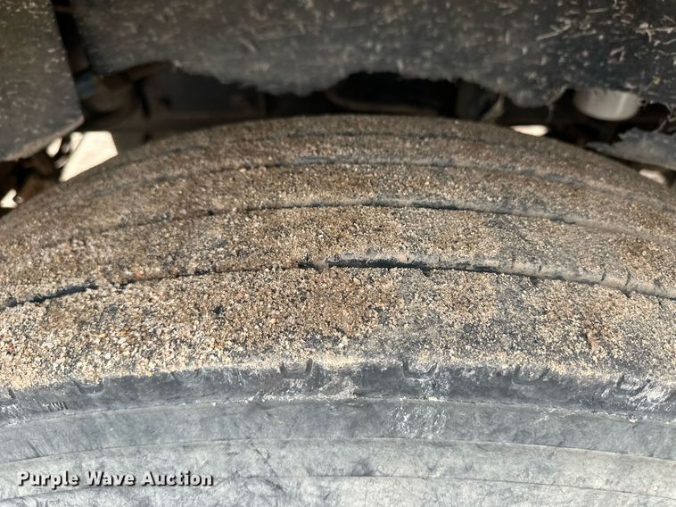 image for item DQ3181 1994 Kenworth T800 semi truck