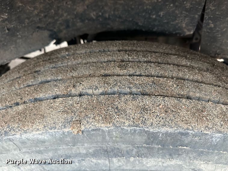 image for item DQ3181 1994 Kenworth T800 semi truck