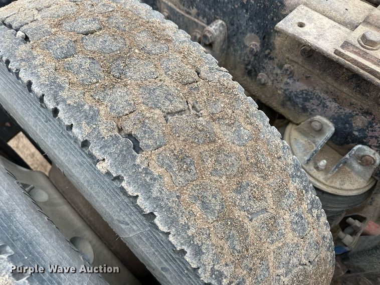 image for item DQ3181 1994 Kenworth T800 semi truck