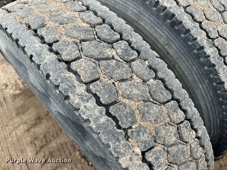 image for item DQ3181 1994 Kenworth T800 semi truck