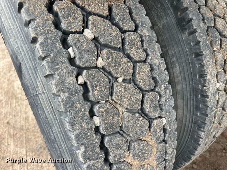 image for item DQ3181 1994 Kenworth T800 semi truck