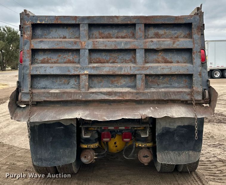 image for item DQ3183 1991 Kenworth T800 dump truck
