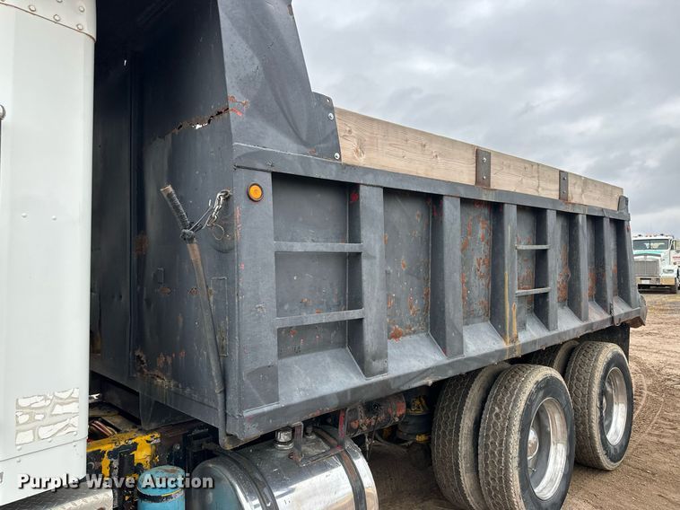image for item DQ3183 1991 Kenworth T800 dump truck