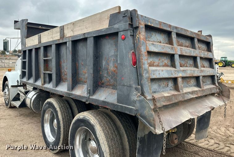 image for item DQ3183 1991 Kenworth T800 dump truck