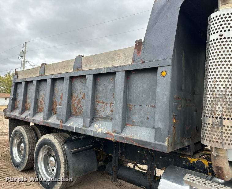 image for item DQ3183 1991 Kenworth T800 dump truck