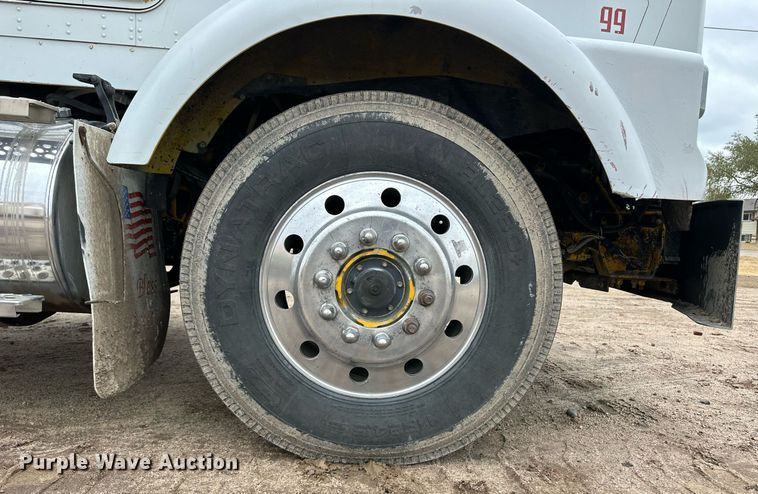 image for item DQ3183 1991 Kenworth T800 dump truck