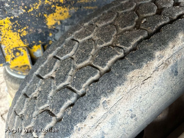 image for item DQ3183 1991 Kenworth T800 dump truck