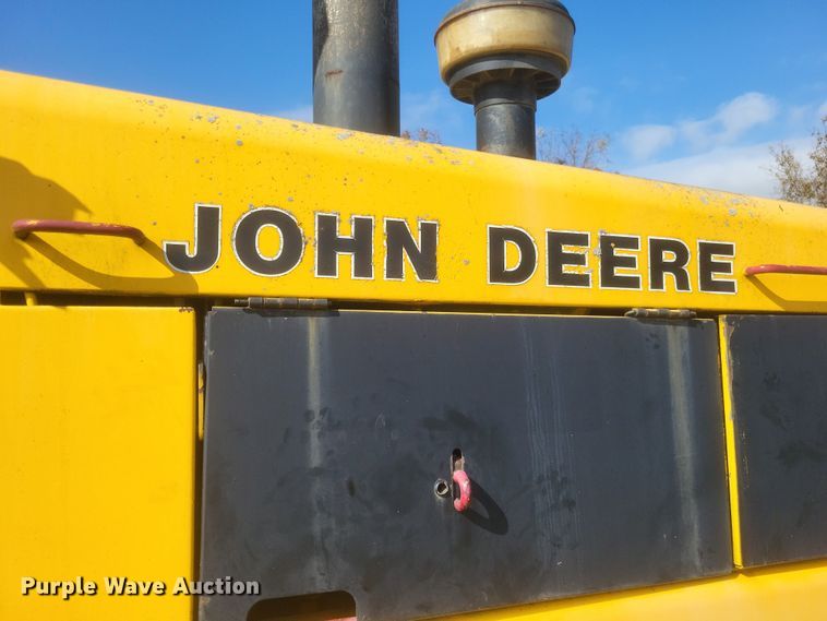 image for item DQ3745 1990 John Deere 670 motor grader