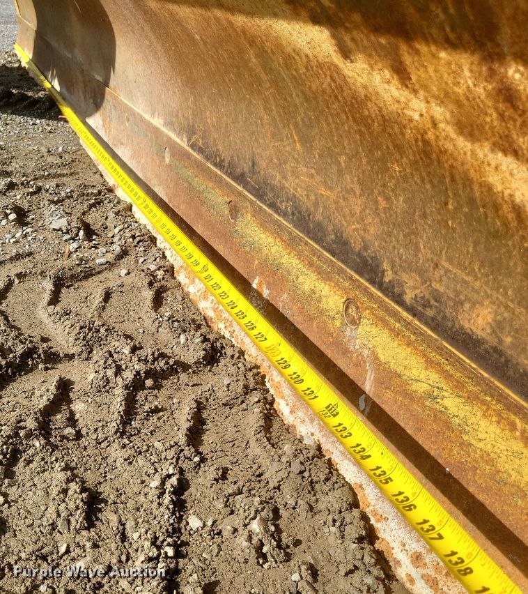 image for item DQ3745 1990 John Deere 670 motor grader