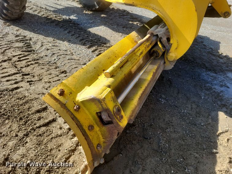 image for item DQ3745 1990 John Deere 670 motor grader