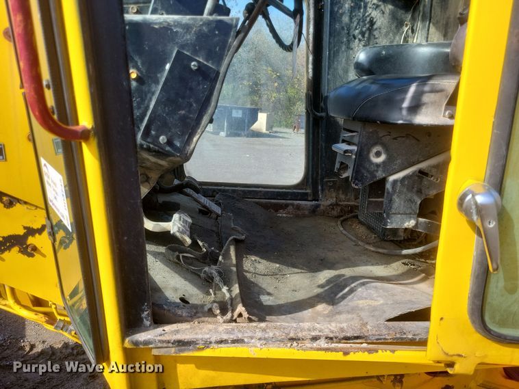 image for item DQ3745 1990 John Deere 670 motor grader