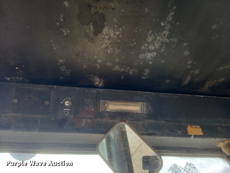 image for item DQ3745 1990 John Deere 670 motor grader