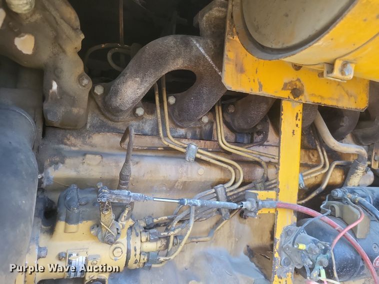 image for item DQ3745 1990 John Deere 670 motor grader