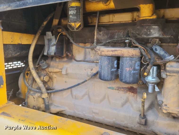 image for item DQ3745 1990 John Deere 670 motor grader