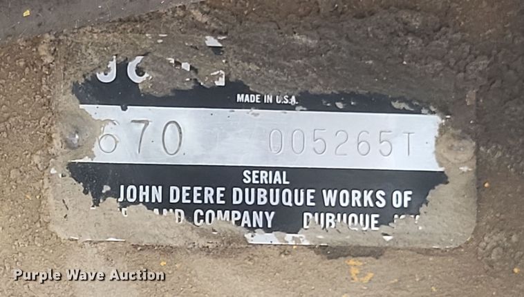 image for item DQ3745 1990 John Deere 670 motor grader