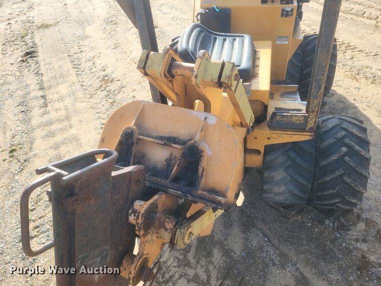 image for item DQ3785 Case Maxi Sneaker Series C vibratory cable plow