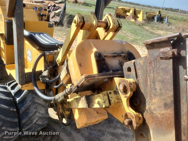 image for item DQ3785 Case Maxi Sneaker Series C vibratory cable plow