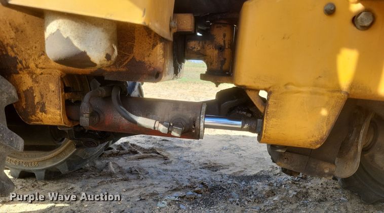 image for item DQ3785 Case Maxi Sneaker Series C vibratory cable plow