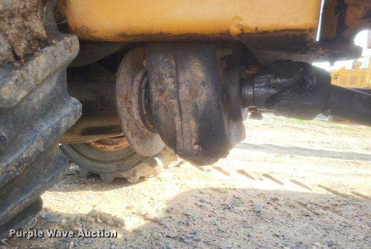 image for item DQ3785 Case Maxi Sneaker Series C vibratory cable plow