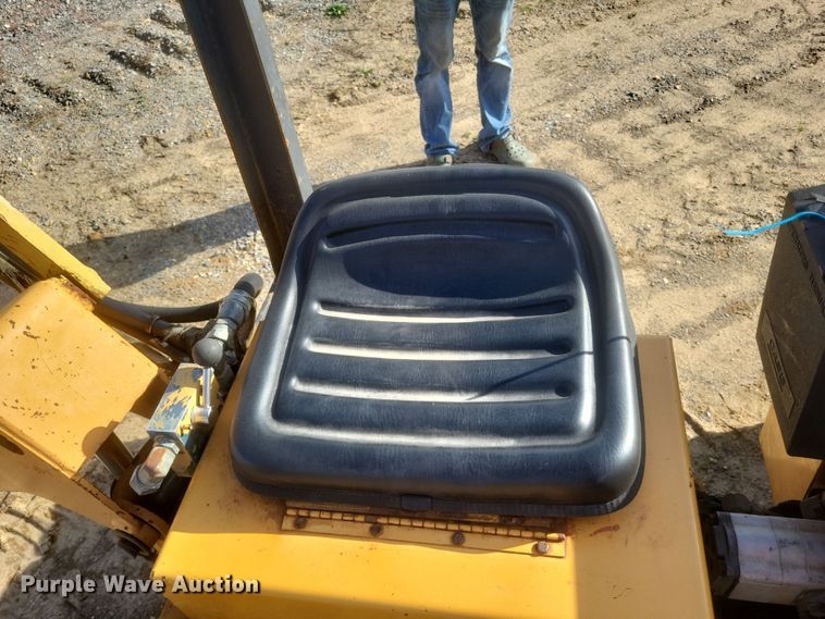 image for item DQ3785 Case Maxi Sneaker Series C vibratory cable plow