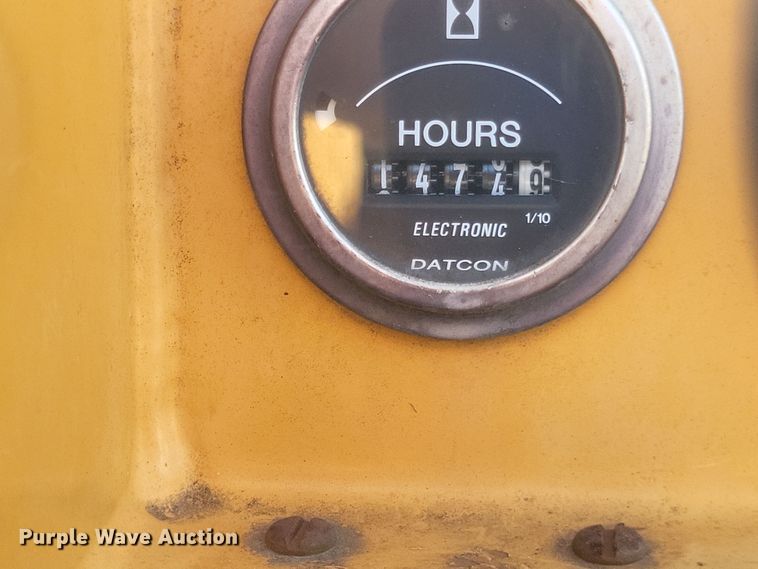 image for item DQ3785 Case Maxi Sneaker Series C vibratory cable plow