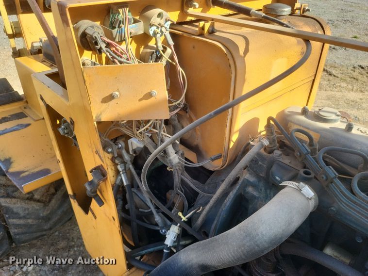 image for item DQ3785 Case Maxi Sneaker Series C vibratory cable plow