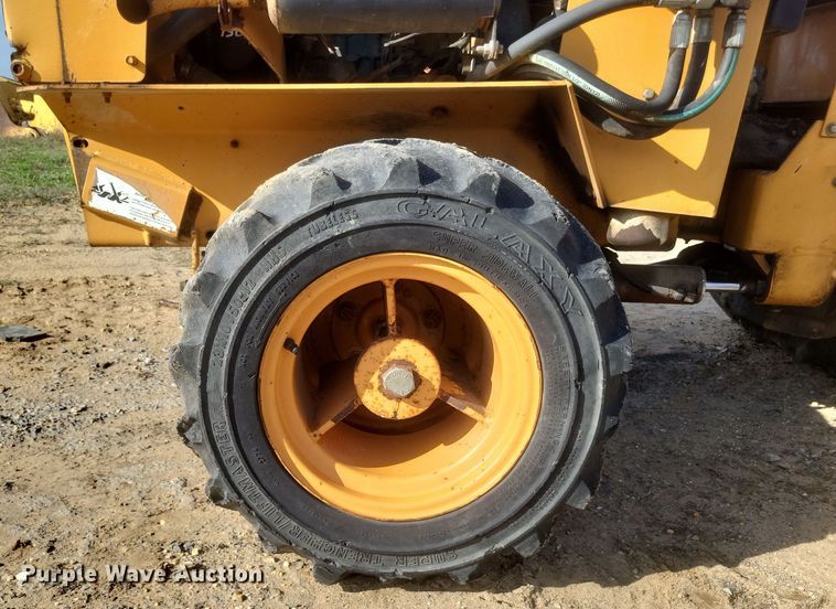 image for item DQ3785 Case Maxi Sneaker Series C vibratory cable plow