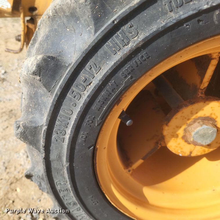 image for item DQ3785 Case Maxi Sneaker Series C vibratory cable plow