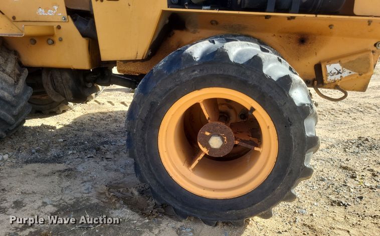 image for item DQ3785 Case Maxi Sneaker Series C vibratory cable plow