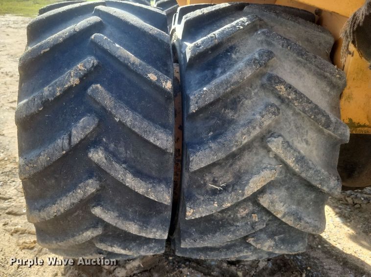 image for item DQ3785 Case Maxi Sneaker Series C vibratory cable plow