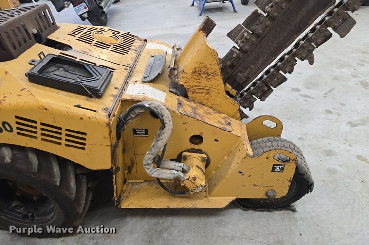 image for item DQ5299 1999 Vermeer V2050 trencher